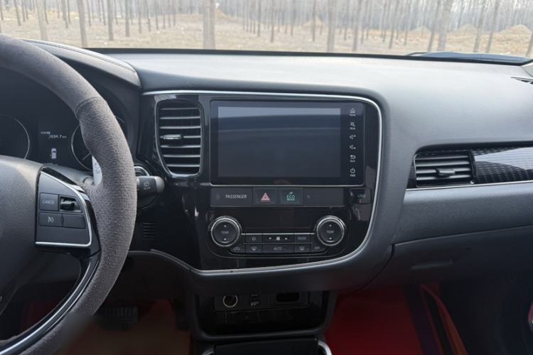 Used Mitsubishi Outlander 2021 2.4L 4x4 Zhi Xiang Edition 7 Seats