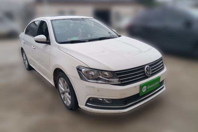 Used Volkswagen Lavida 2015 1.6L Automatic Comfort Edition Front Right 45 Deg