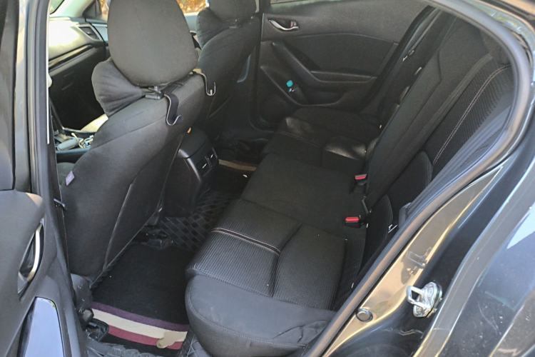 Used Mazda 3 Axela 2017 Sedan 1.5L Automatic Luxury Model China VI Standard Left Rear Seat