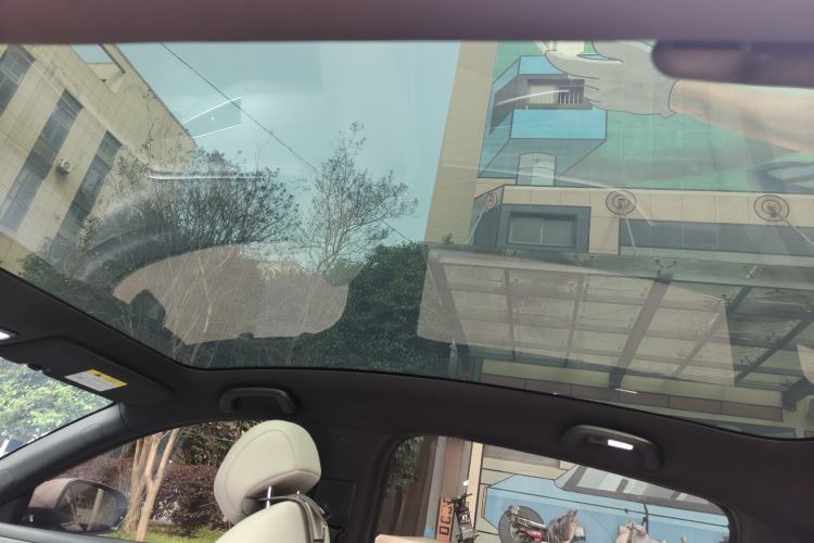 Used CHANGAN NEVO A07 2025 All-Electric "True Fragrance" Edition 710-Mile Long-Range Version Roof