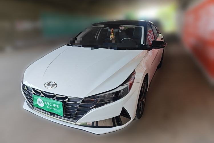 Hyundai Elantra 2021 1.5L CVT LUX Prestige Edition usado