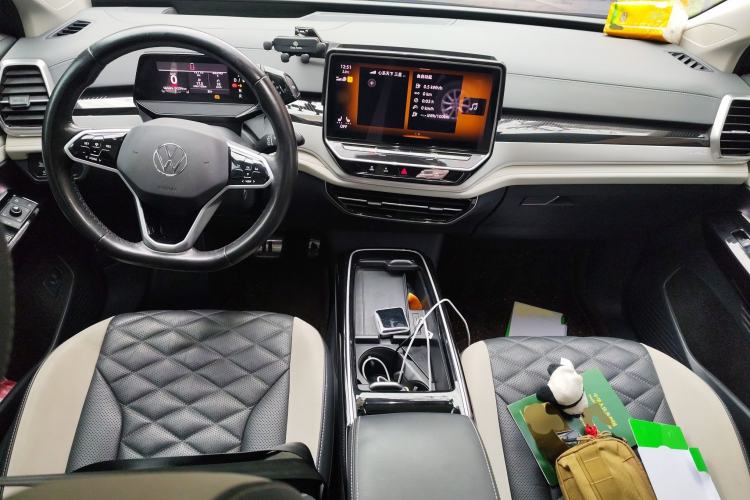 Used Volkswagen ID.6 CROZZ 2022 Long-Range PRO Edition Center Console