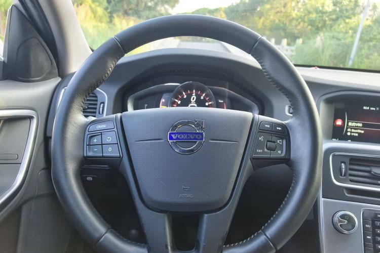 Used Volvo V60 2017 T4 Smart Edition China V Standard Interior 2