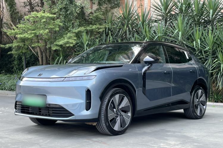 Used Lynk & Co 08 EM-P 2025 220 km All-Wheel-Drive Performance Halo