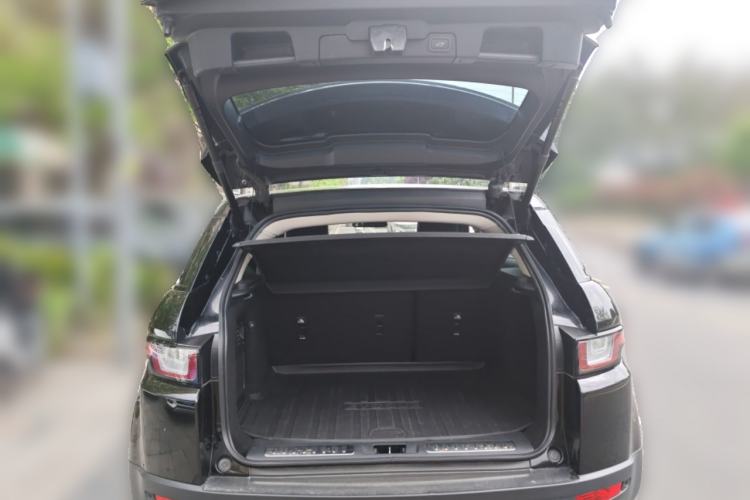 Used Land Rover Range Evoque 2016 2.0T SE Smart Glow Edition Trunk