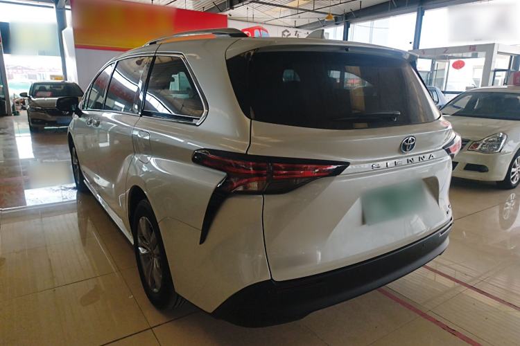 Used Toyota SIENNA 2023 2.5L Hybrid Comfort Edition Exterior 2