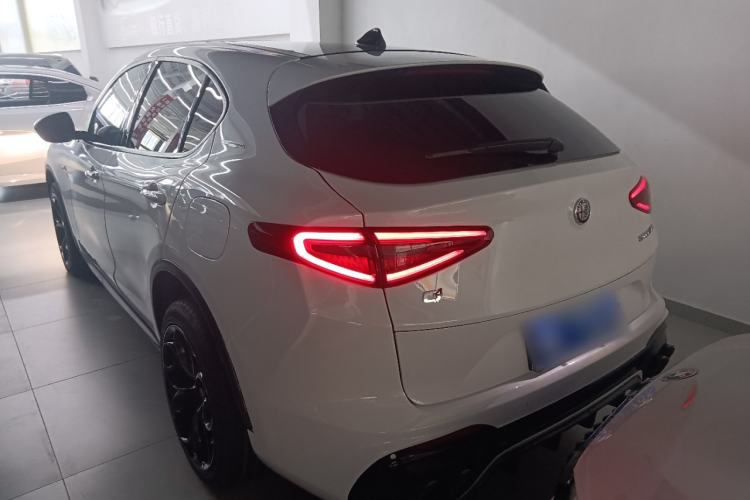 Used Alfa Romeo Stelvio 2017 2.0T 200HP Elite Edition Rear Left 45 Deg