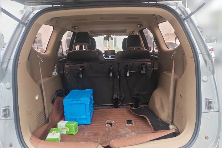 Used Baojun 730 2017 1.8L iAMT Prestige Version 7 Seats Trunk