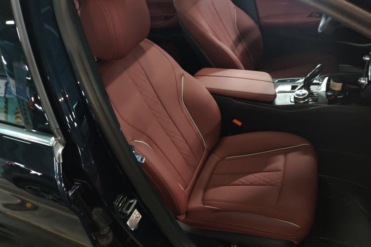 Used BMW 5 Series 2023 530Li Leading Model M Sport Package Right Front Seat