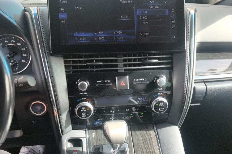 Used Lexus LM 2020 300h Seven-Seat Elegant Edition
