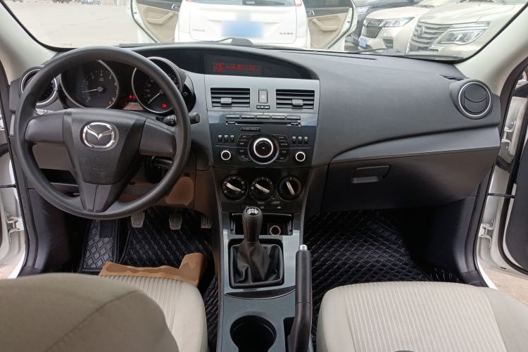 Used Mazda 3 2015 Sedan 1.6L Manual Comfort Model