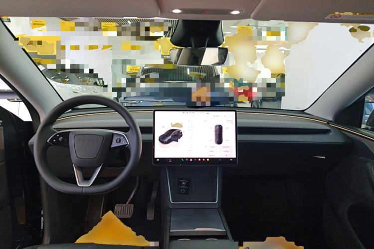 Used Tesla Model Y 2025 Long-Range All-Wheel-Drive Version Center Console