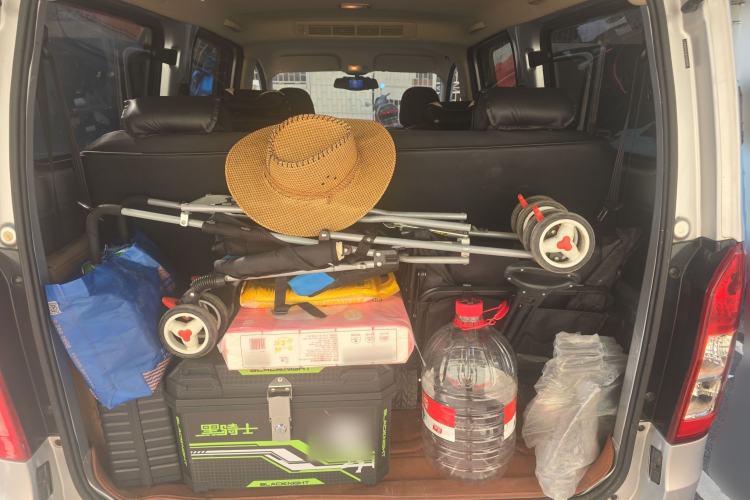 Used Wuling Rongguang V 2018 1.5L Standard Version
