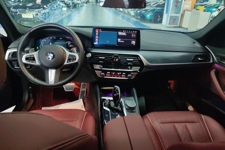 Used BMW 5 Series 2022 Restyled 530Li Leading Edition M Sport Package Center Console