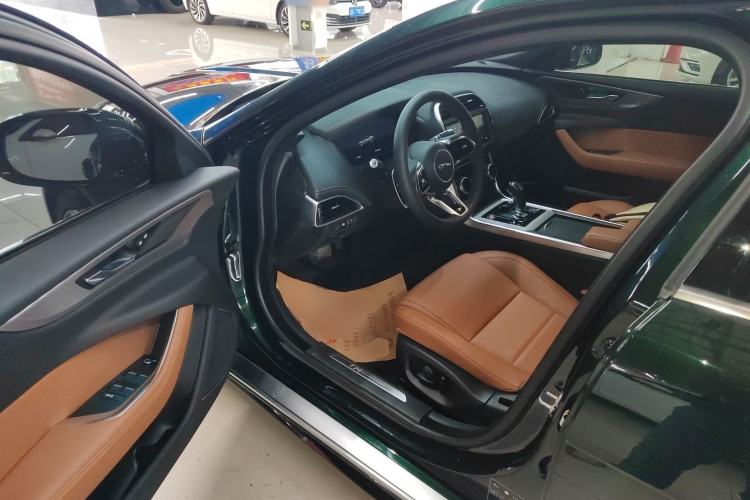 Used Jaguar XEL 2022 2.0T 250 PS R-DYNAMIC S Advanced Sport Edition Driver Seat