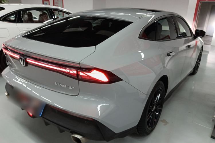 Used CHANGAN UNI-V 2022 1.5T Prestige Version