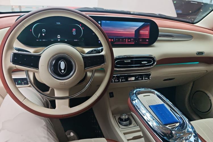 Used ORA Ballet Cat 2023 401 km Luxury Version Center Console