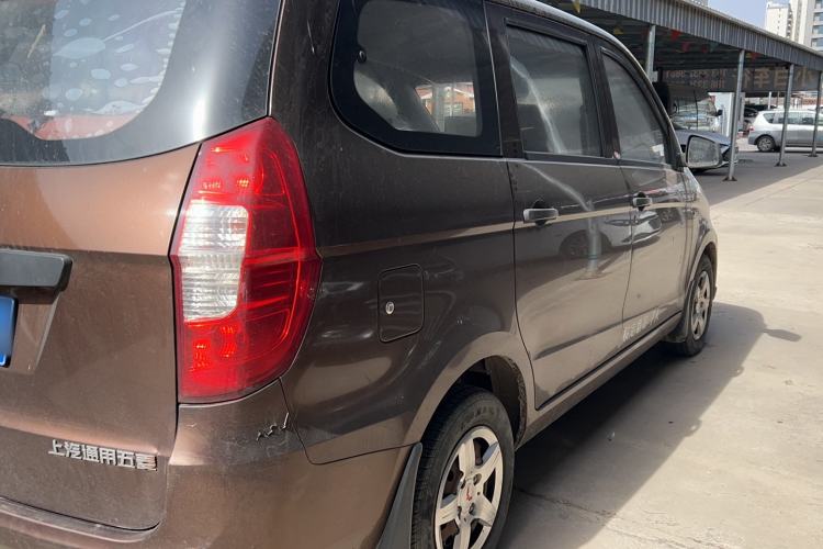 Used Wuling Hongguang 2015 1.5L S Basic Version China V Standard Exterior 5