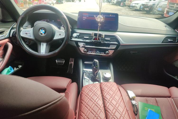 Used BMW 5 Series 2022 Restyled 530Li Luxury Edition M Sport Package Center Console