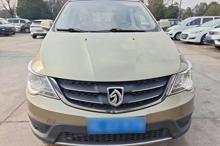 Used Baojun 730 2014 1.5L manual standard trim 7 seats