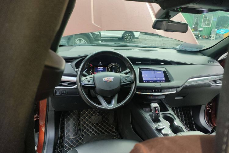 Used Cadillac XT4 2018 28T Two-Wheel Drive Tech Version