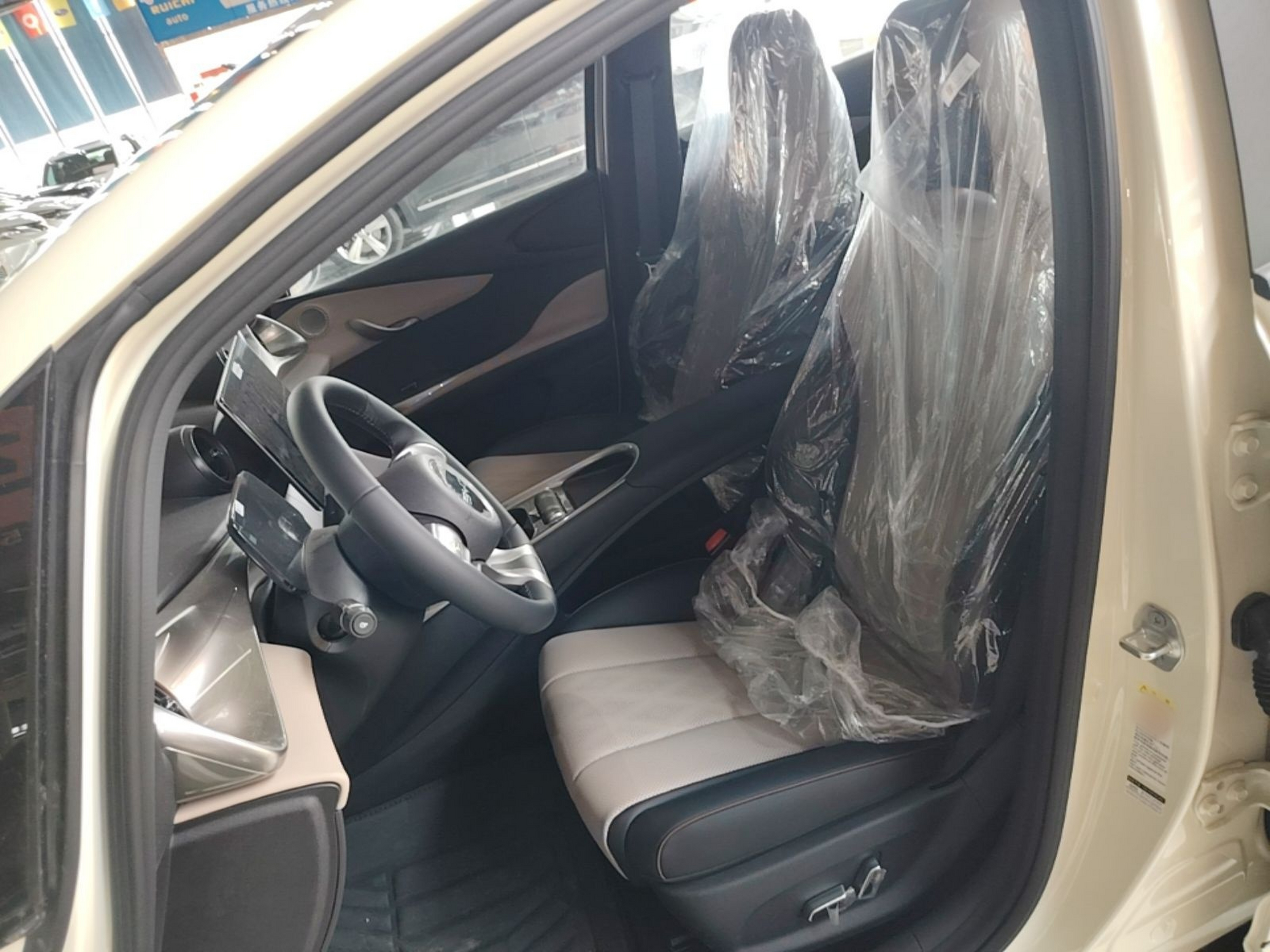 Vordere Reihe im Auto