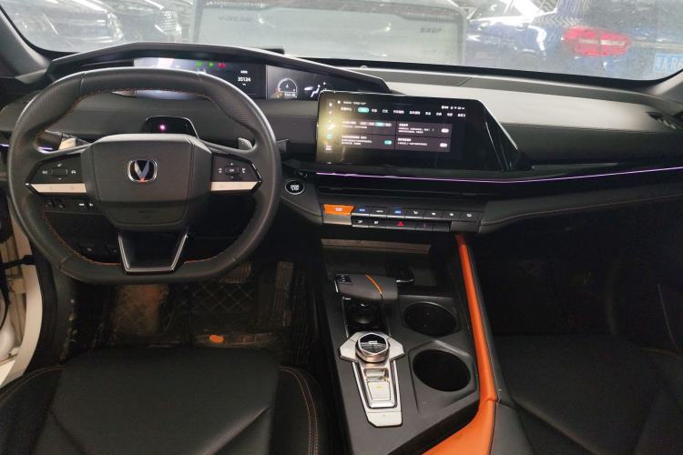 Used CHANGAN UNI-V 2022 1.5T Prestige Version Center Console