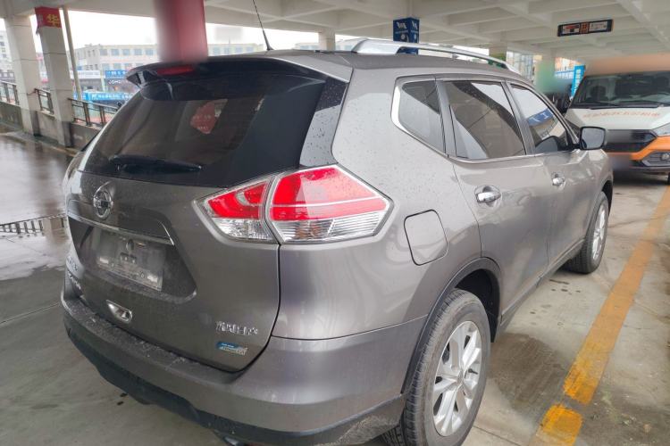 Used Nissan X-Trail 2014 2.5L CVT Leading Edition 4WD Rear Right 45 Deg