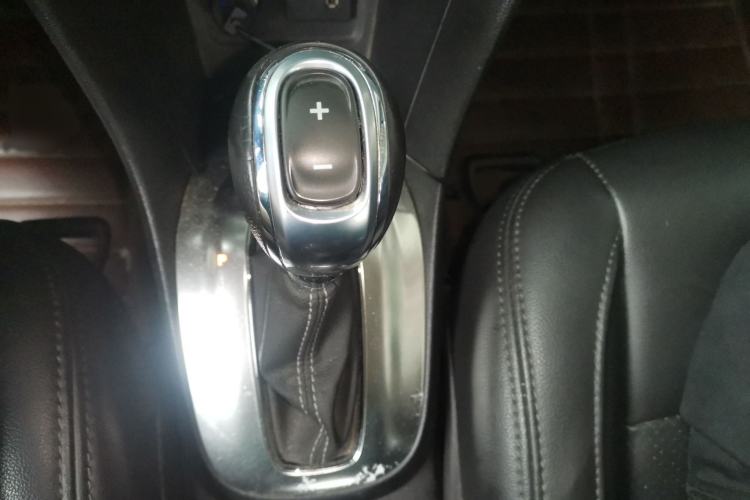 Used Buick Encore 2015 1.4T Automatic Two-Wheel Drive Urban Elite Version
