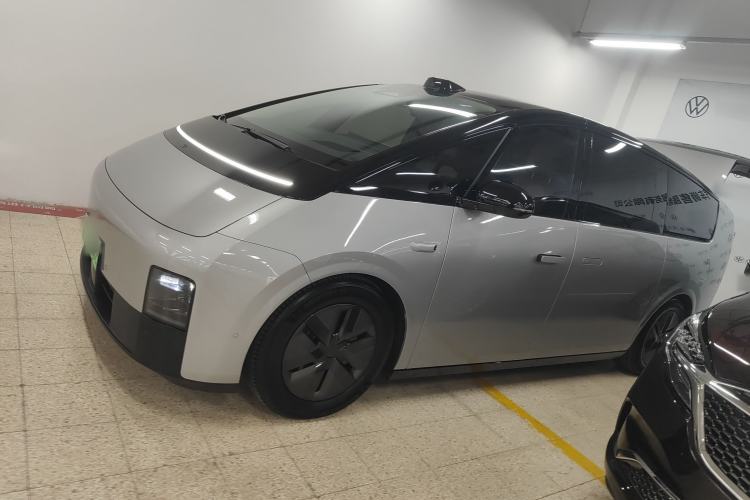 Used Li Auto MEGA 2024 Ultra Model

