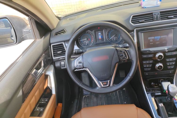 Used Haval H2 2014 1.5T Manual Two-Wheel Drive Elite Edition