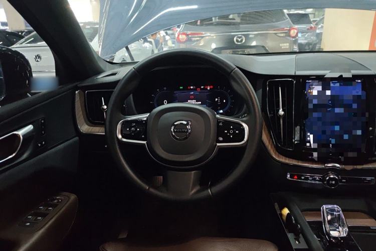 Used Volvo XC60 2023 B5 4x4 Zhiya Luxury Edition
