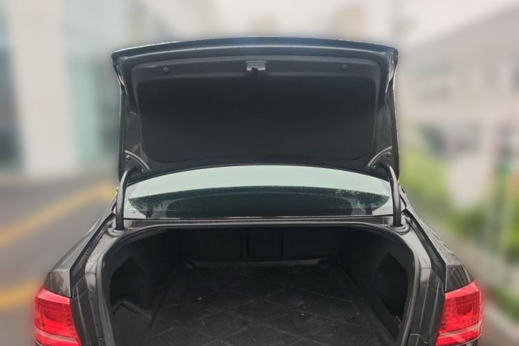 Used Volkswagen Magotan 2012 1.8TSI Prestige Model Trunk