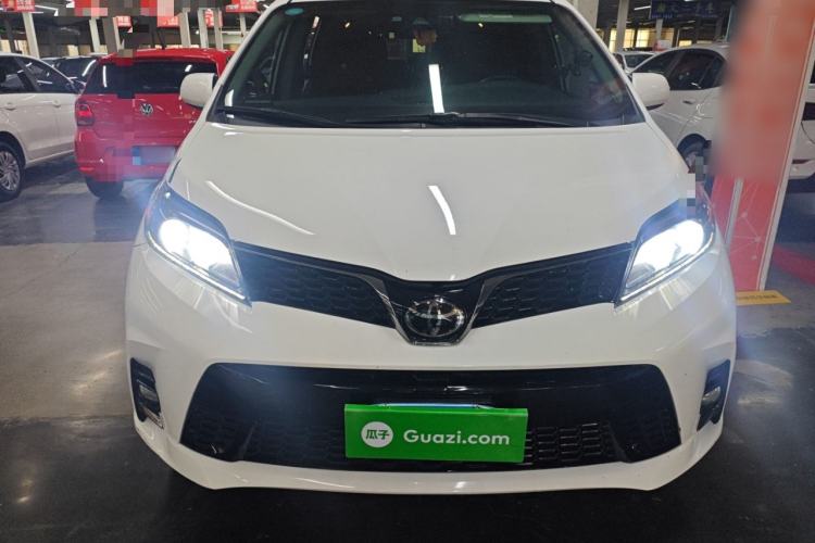 Used Toyota Sienna 2019 3.5L Two-Wheel Drive LE Trim 7 Seats U.S. Specification
