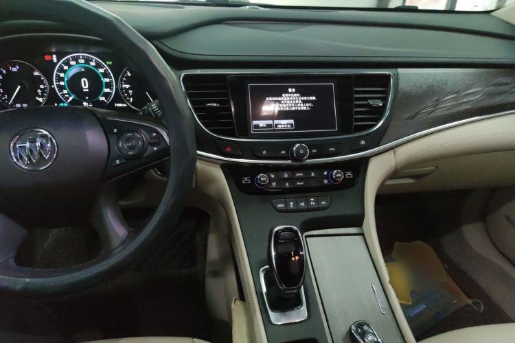 Used Buick LaCrosse 2018 28T Avenir
