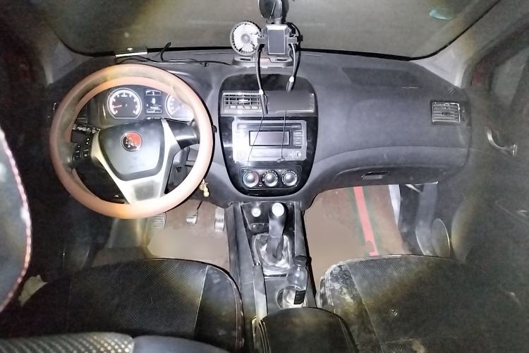 Used FORTHING Joyear X5 2013 1.6L Manual Luxury Model China IV Standard
