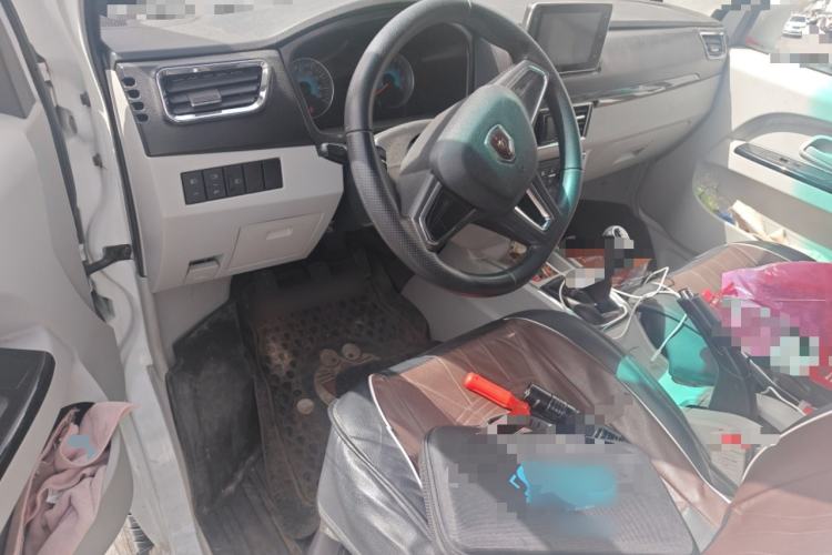 Used Jinbei New Hiace X30L 2024 Wealth Edition Van 2/5 Seats Center Console