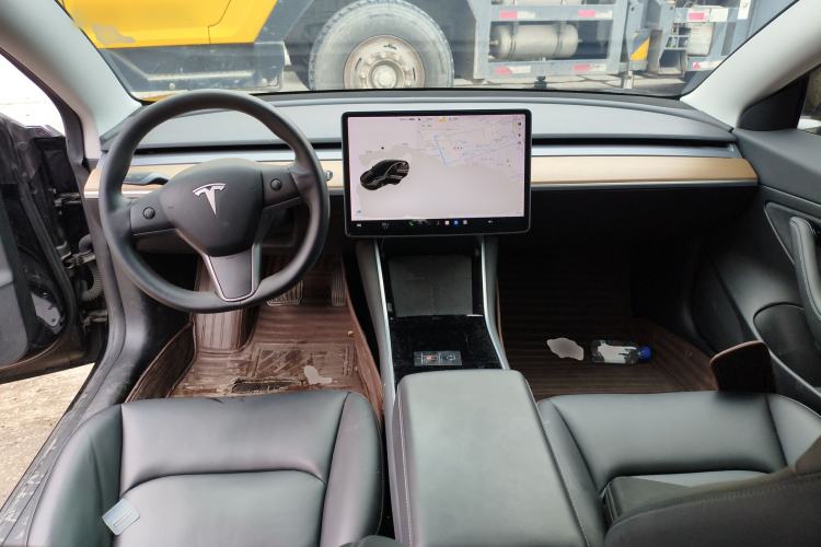 Used Tesla Model 3 2020 Revised Version Standard Range Rear-Wheel Drive – Upgraded Edition Center Console