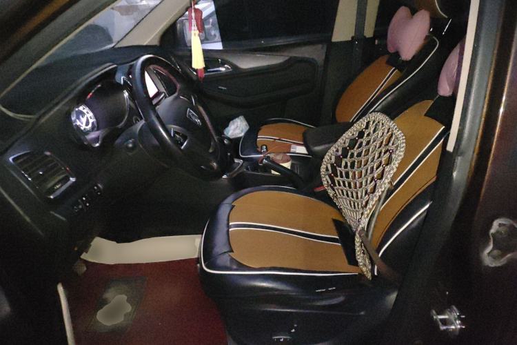 Used Baojun 560 2015 1.8L manual luxury version
