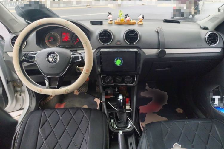 Used Volkswagen Jetta 2017 1.5L Automatic Comfort Model Center Console