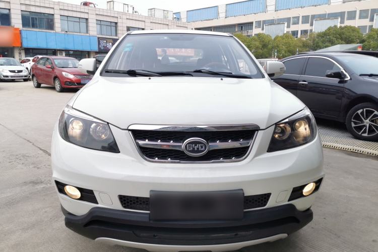 Used BYD S6 2013 Platinum Edition 2.0L Manual Elite Model
