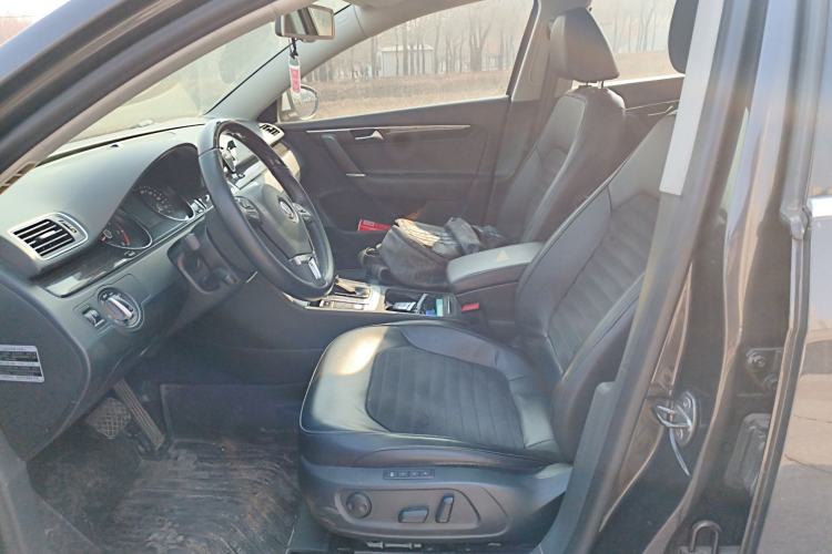 Used Volkswagen Magotan 2013 2.0 TSI Prestige Model
