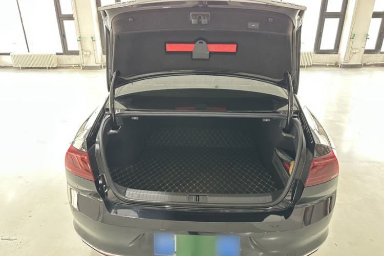 Used Volkswagen Magotan 2023 2 Million Units Commemorative Edition 330TSI DSG Luxury Version Interior 6