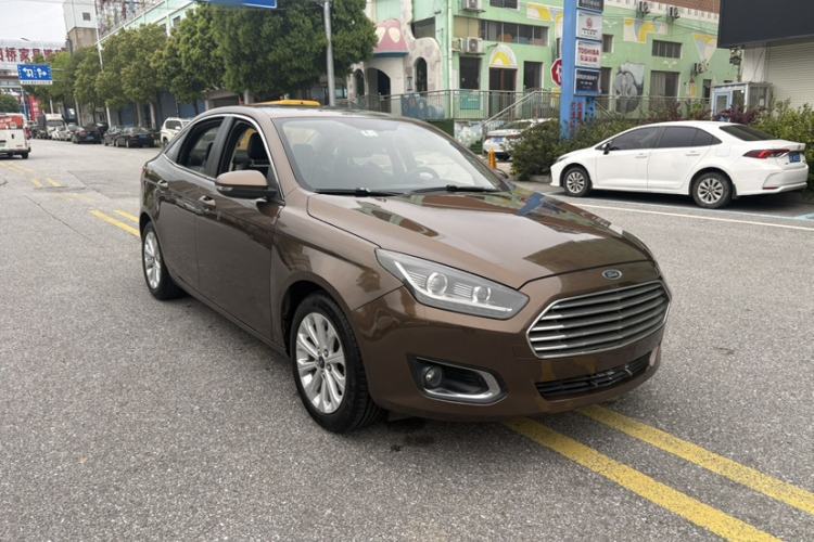 Used Ford Escort 2015 1.5L Automatic Fashion Model Exterior 4