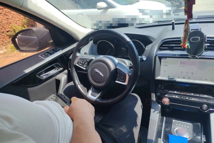 Used Jaguar F-PACE 2018 2.0T Four-Wheel Drive Urban Luxury Edition
