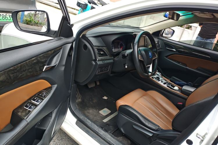 Used BYD Qin New Energy 2017 1.5T Luxury Model Driver Seat