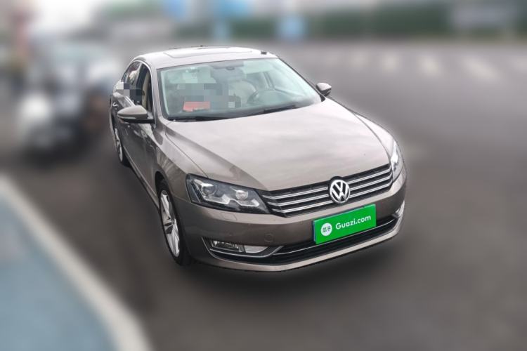 Used Volkswagen Passat 2014 1.8TSI DSG Ultimate Edition Front Right 45 Deg