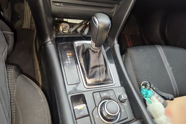 Used Mazda 3 Axela 2017 Sedan 1.5L Automatic Luxury Model Emission Standard China V
