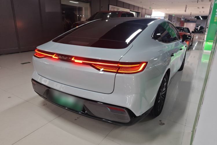 Used Geely Galaxy Galaxy 8 2025 130km EM-i Prestige Edition