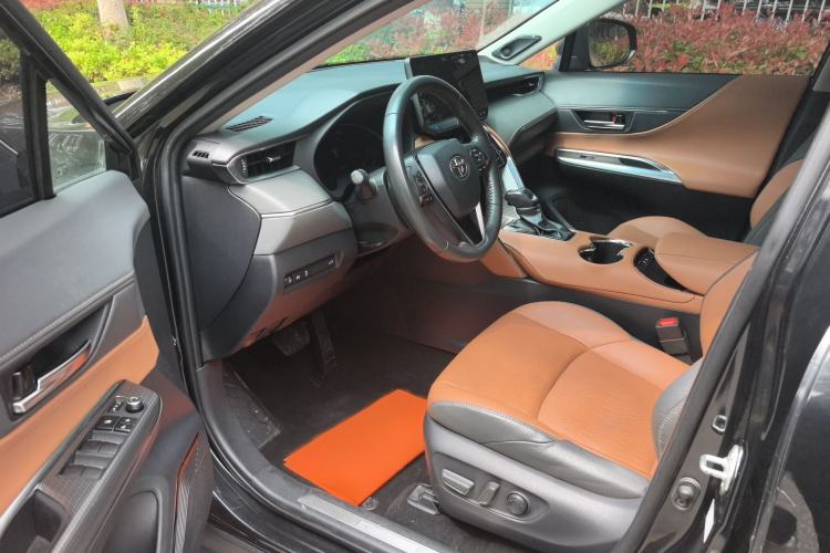 Used Toyota Venza 2022 2.0L CVT Two-Wheel Drive Prestige Edition Driver Seat